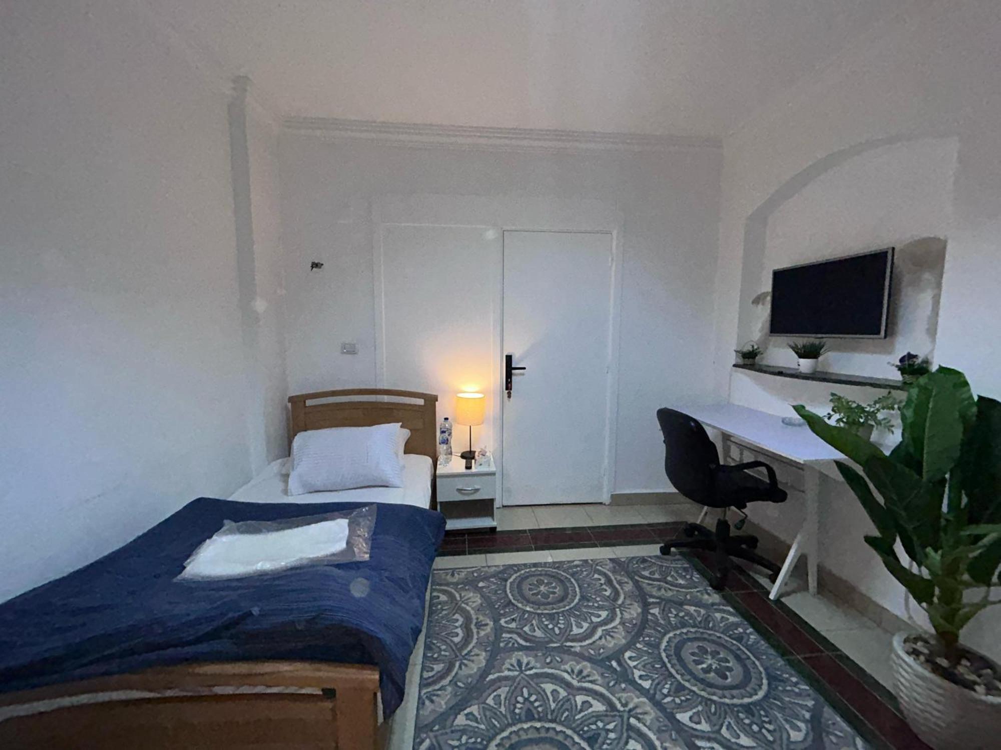 Homestay Master In Nasr City, Private Bathroom *